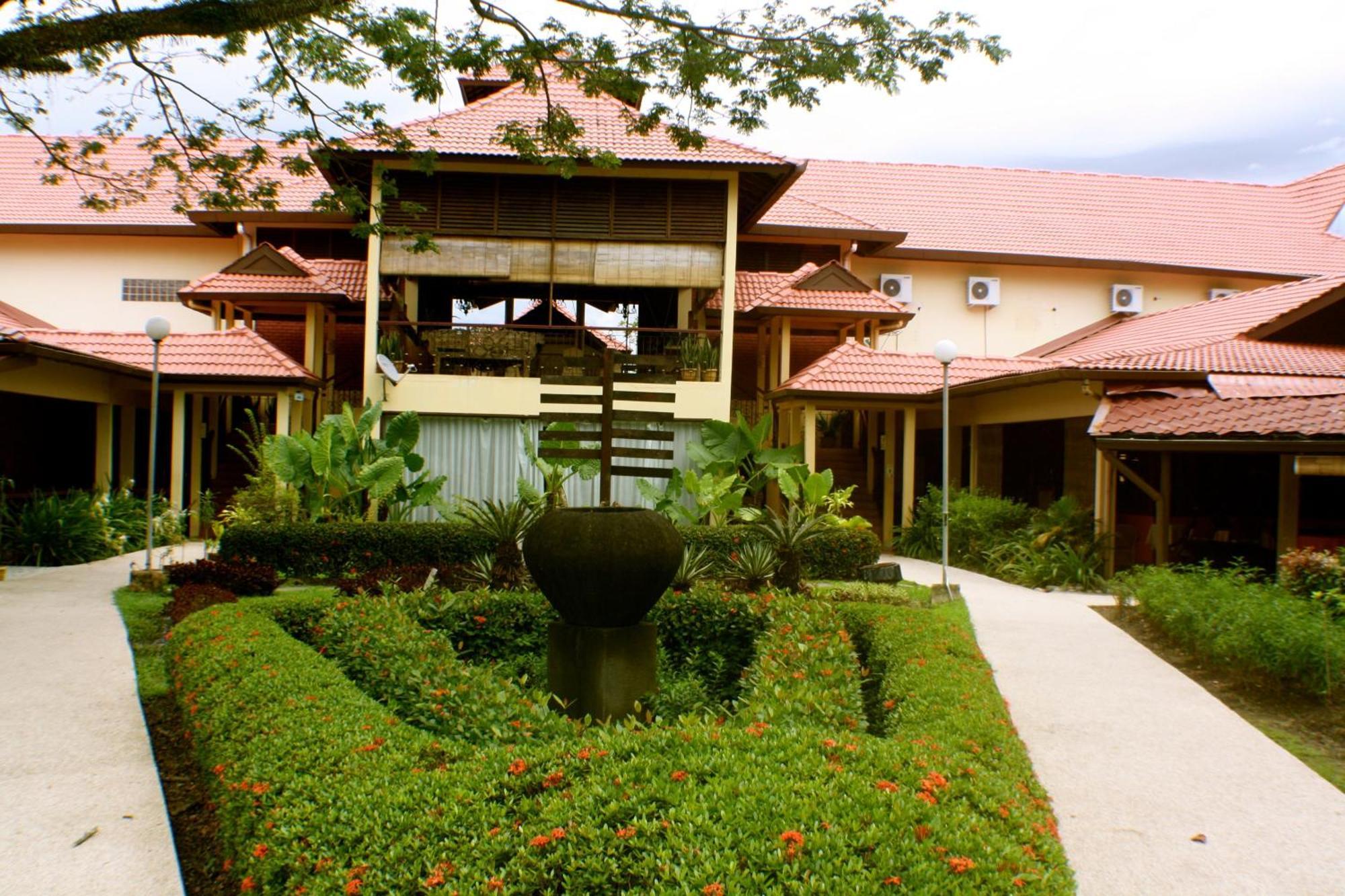 Beringgis Beach Resort & Spa Papar Extérieur photo