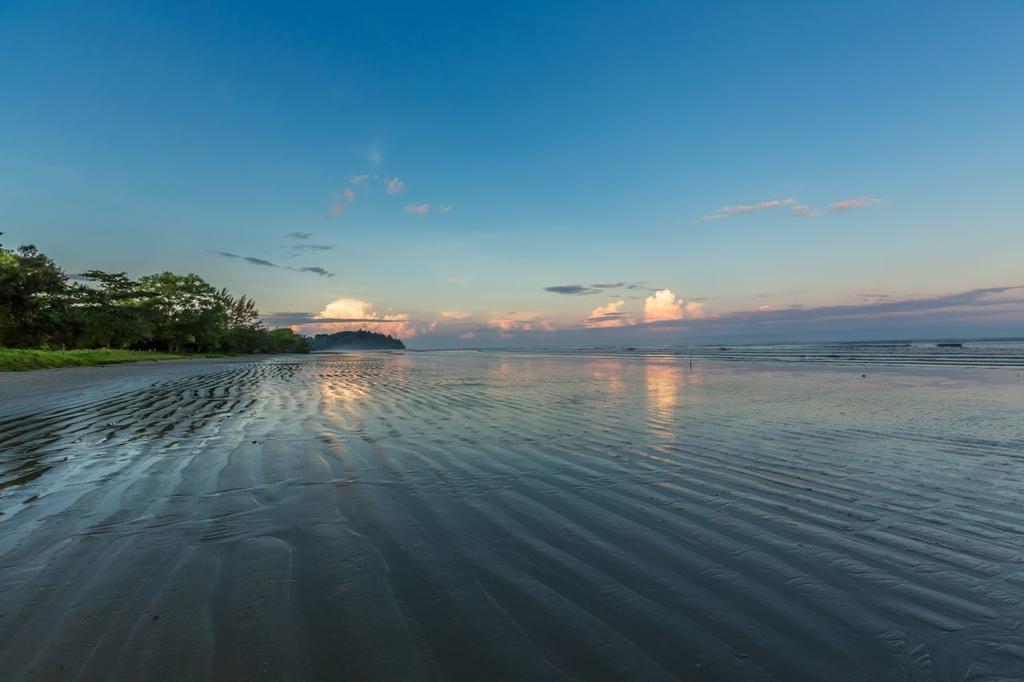 Beringgis Beach Resort & Spa Papar Extérieur photo